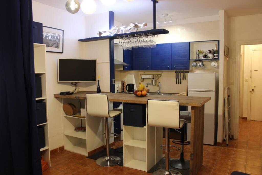 Luxury 4 Bed Apartment On Coastal Footpath At Cap Ras Llança Екстериор снимка