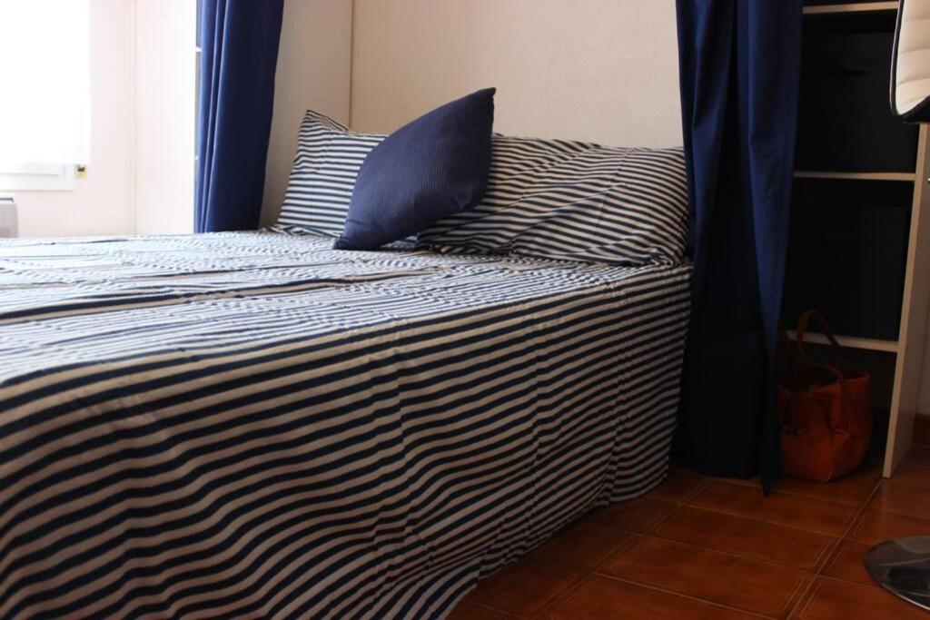 Luxury 4 Bed Apartment On Coastal Footpath At Cap Ras Llança Екстериор снимка