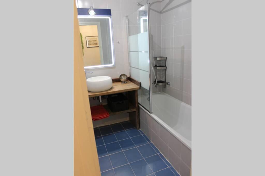 Luxury 4 Bed Apartment On Coastal Footpath At Cap Ras Llança Екстериор снимка