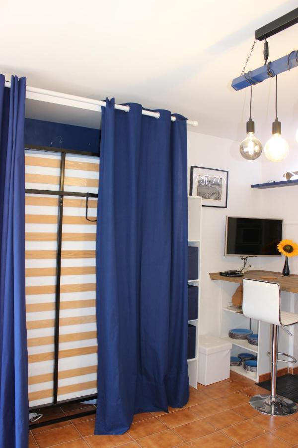 Luxury 4 Bed Apartment On Coastal Footpath At Cap Ras Llança Екстериор снимка