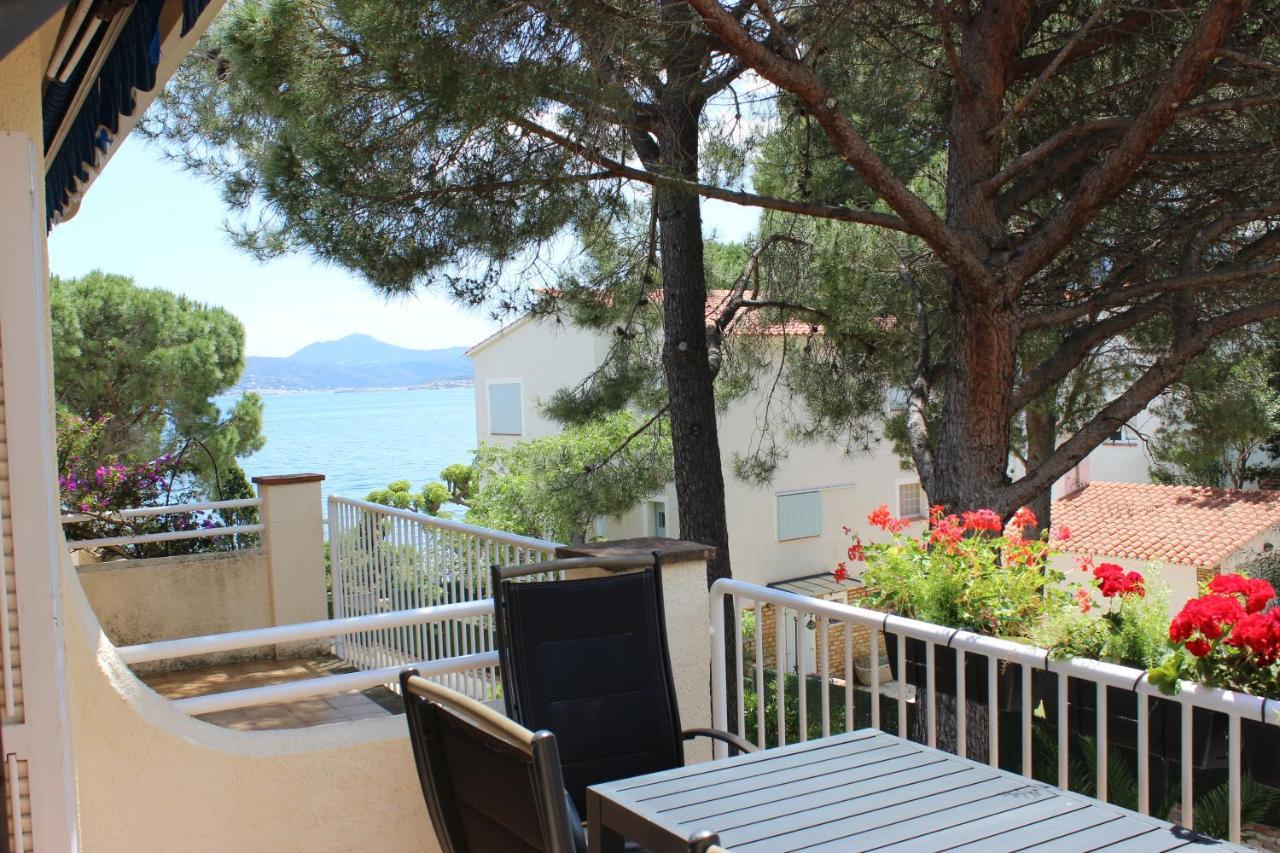 Luxury 4 Bed Apartment On Coastal Footpath At Cap Ras Llança Екстериор снимка